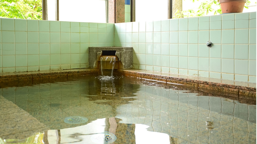 ・天然温泉秀麗の湯は２４時間入浴可能