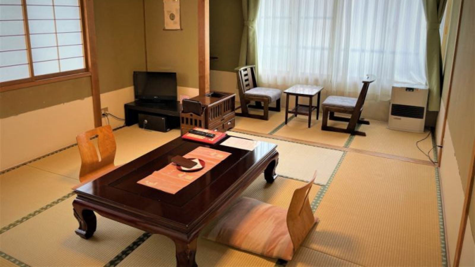 【本館8畳】穏やかな時間を紡ぐ空間｜定員4名