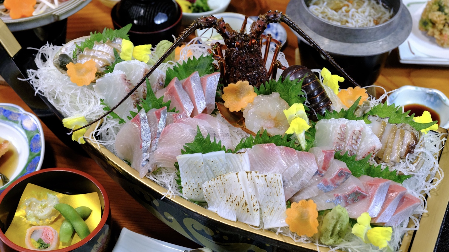 【舟盛グレードUP】舟盛りに伊勢海老＆アワビのお造り付！伊勢志摩の海の幸を贅沢に！＜夕朝食付＞