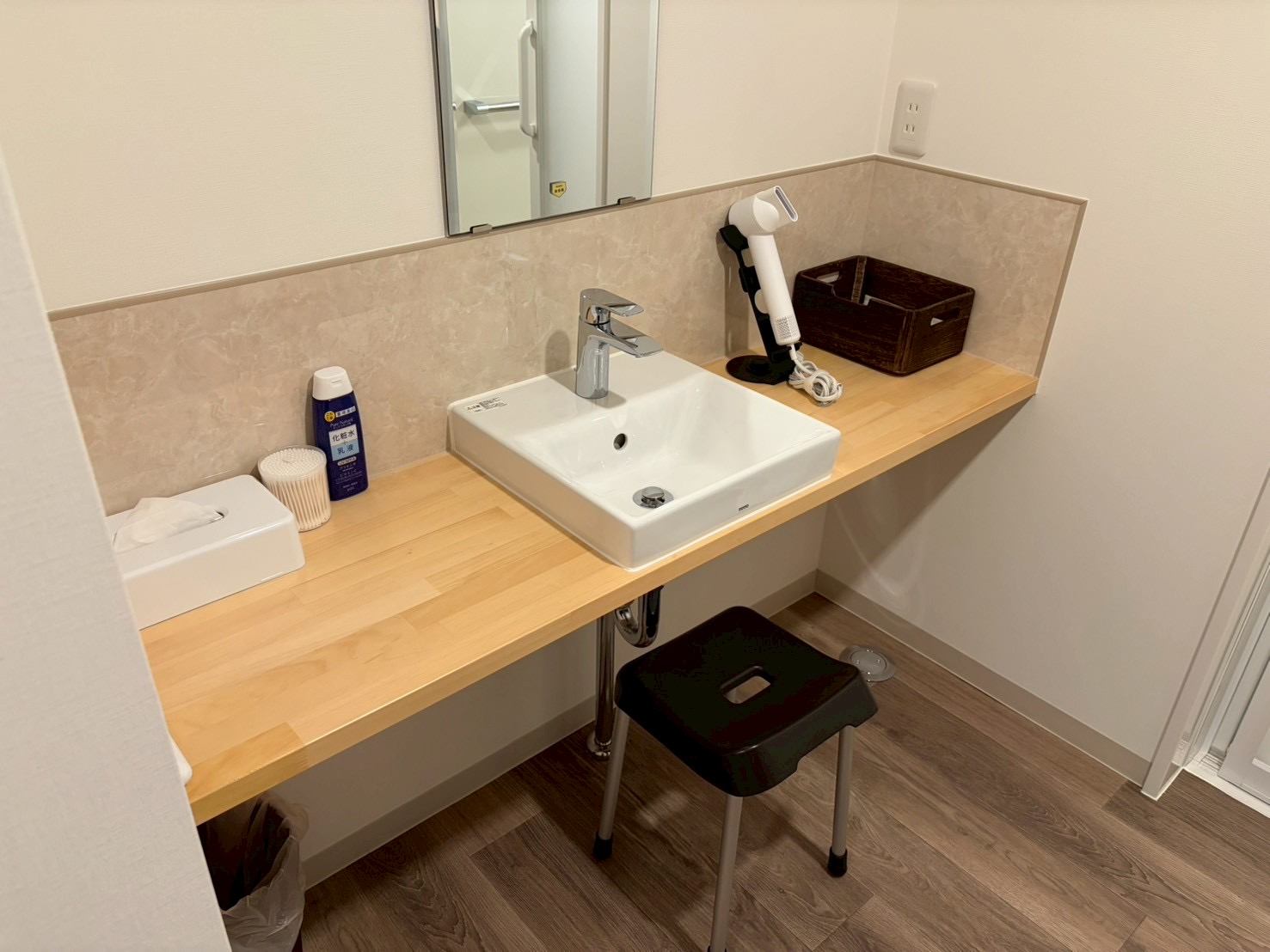 家族風呂　化粧台