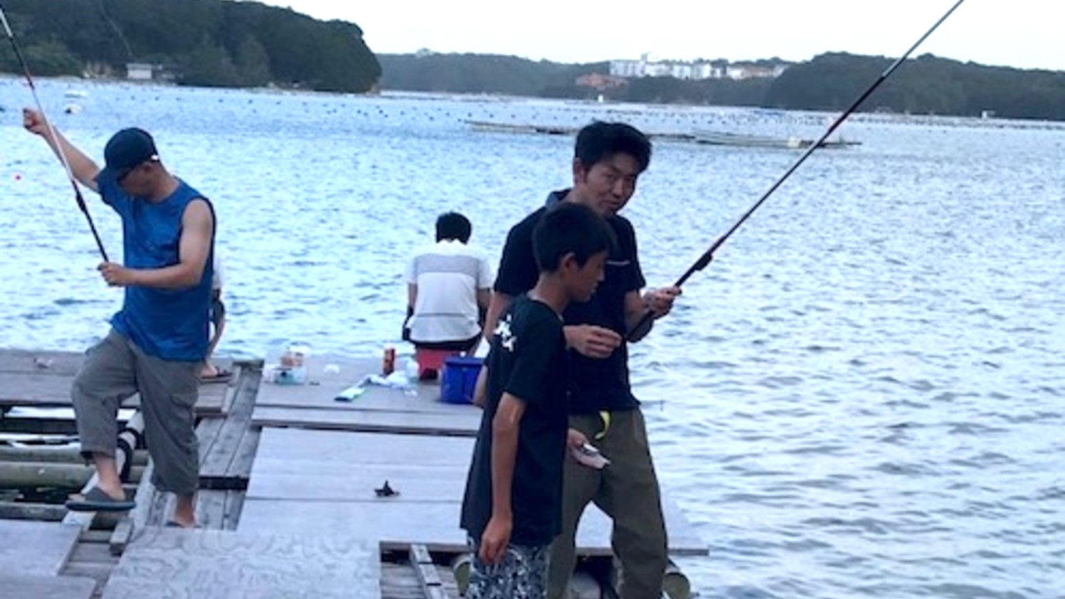 当館隣接の桟橋で海釣り♪