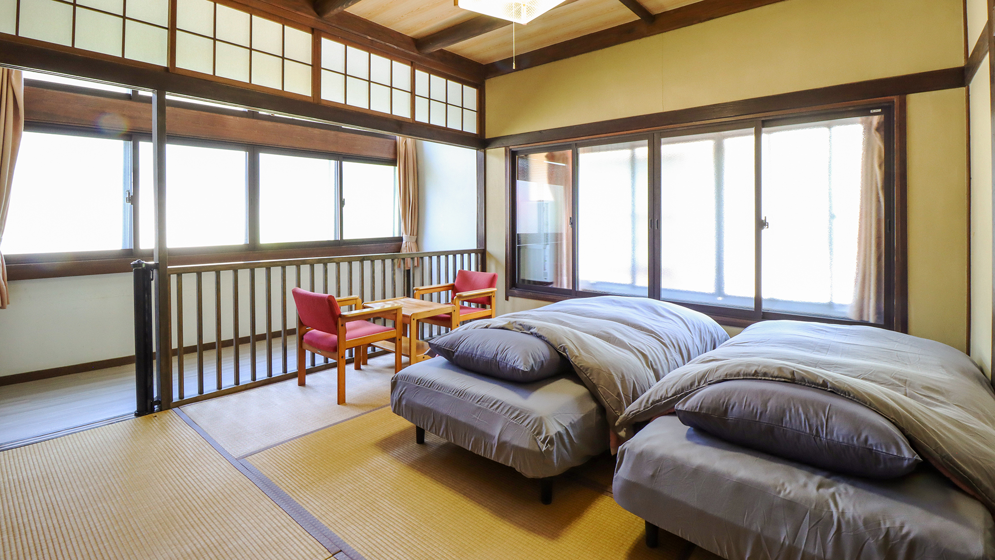 #わんわんずる～むツインベッド8畳_和室のお部屋より２畳ほど広い、ベッド付きのお部屋です。