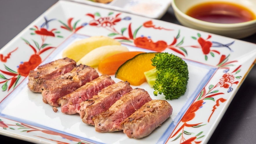 別注料理【国産牛ステーキ】3,300円（税込）