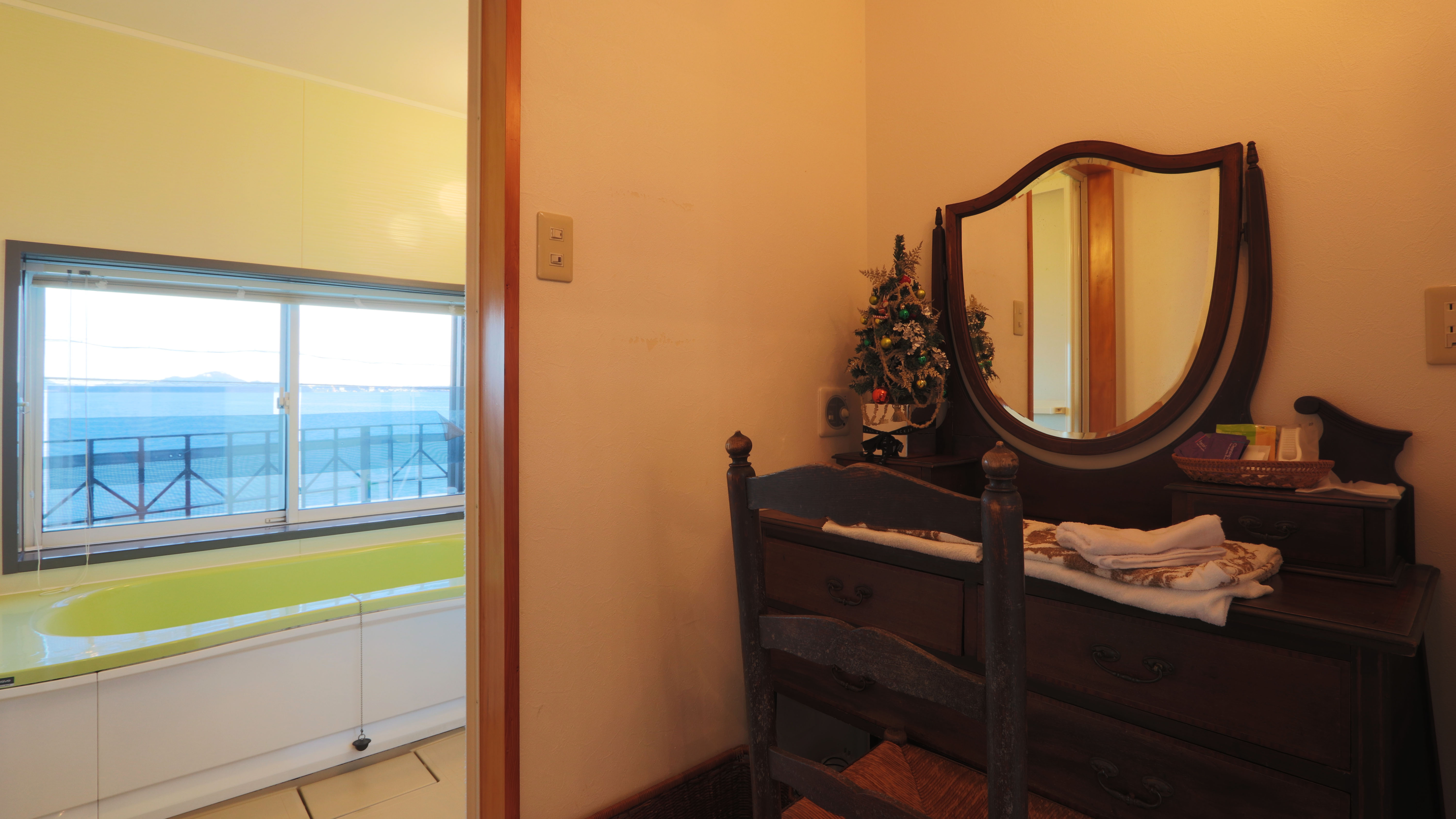 洋館D号室◆お風呂からは浜名湖が眺められます*