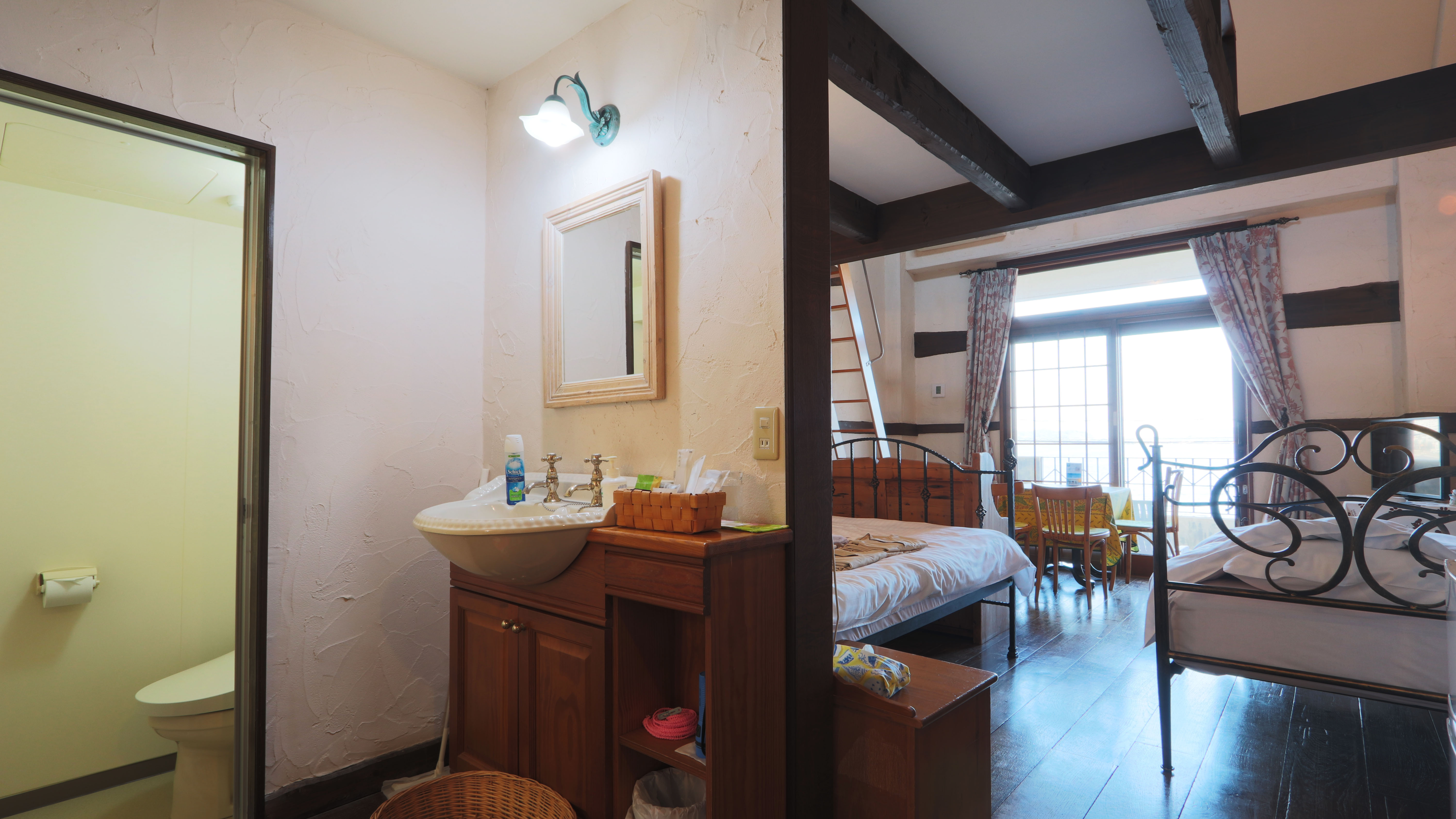 洋館A号室◆独立型バス・トイレ設備！*