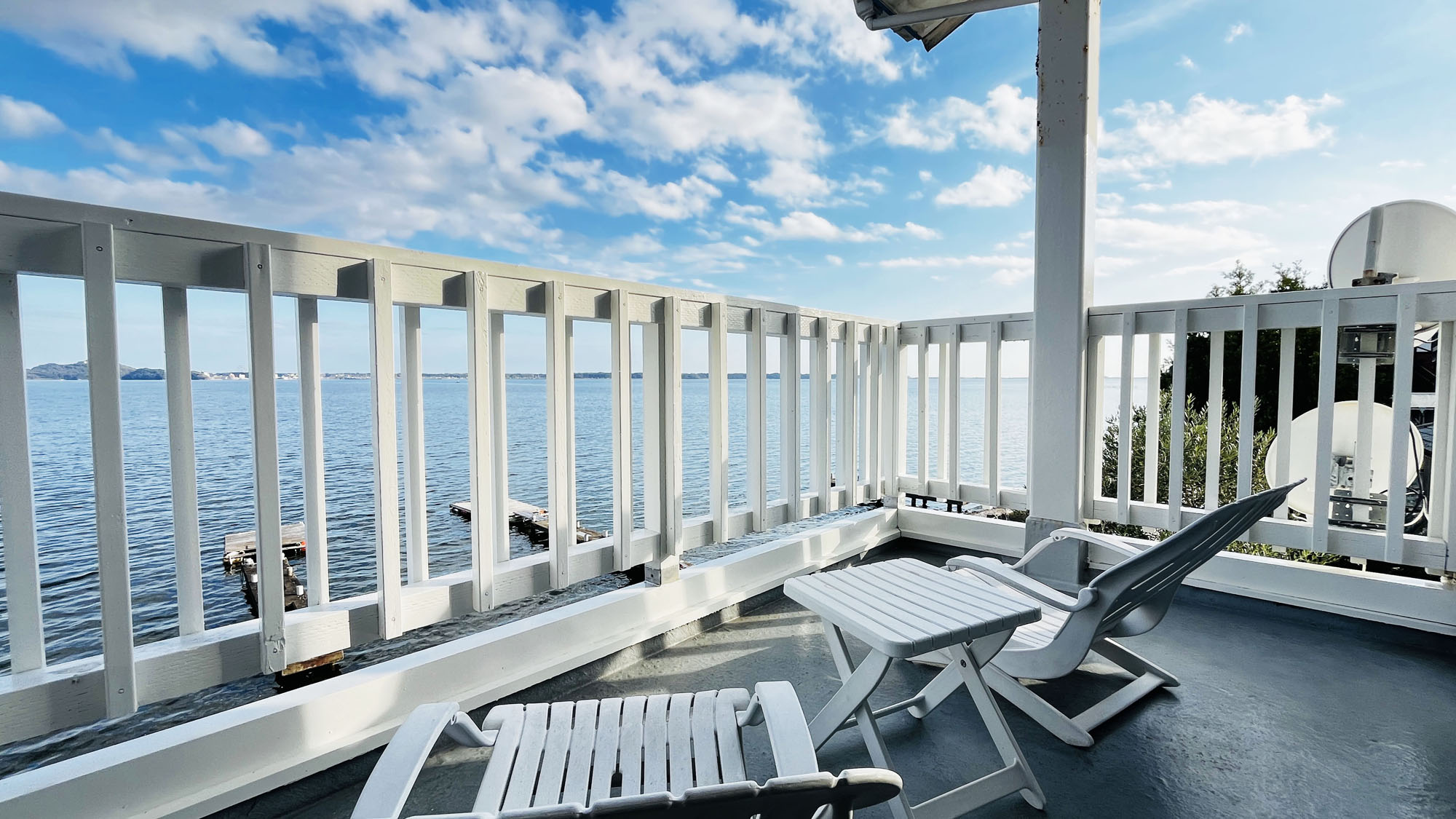 洋館A号室◆湖を一望できる開放的なバルコニー*