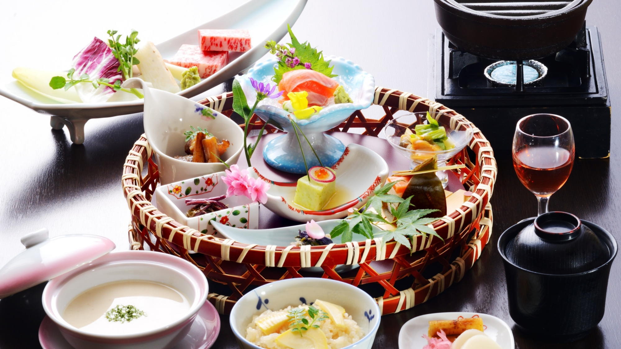 【３世代旅行】じぃじ・ばぁばと温泉♪仲良く個室で食事＆小学生も幼児料金！６名様〜 
