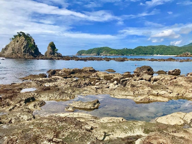 干潮時に現れる天然のプール♡