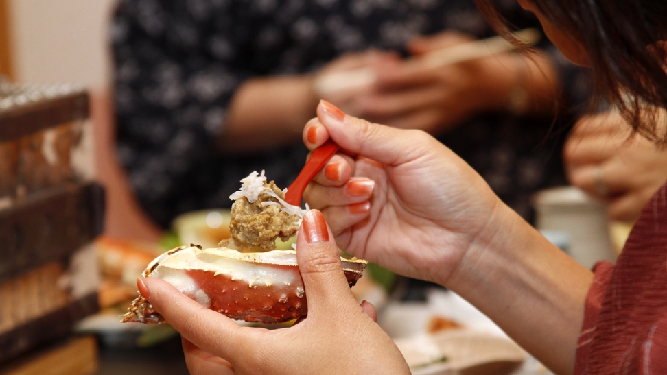 【最上級プレミアム◇活松葉ガニフルコース】蟹で後悔したくない人必見！カニ刺し・焼き・選べる甲羅焼き♪