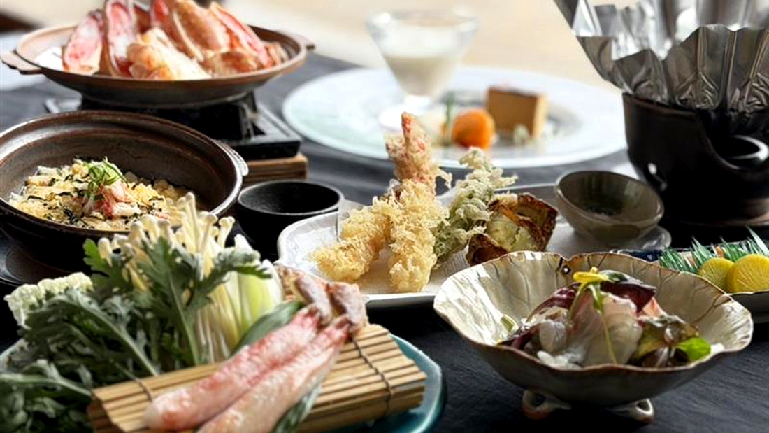 【主役はチーズケーキ！】カニもスイーツも食べたい！欲張り女子も大満足◎元パティシエの女性料理長が創作