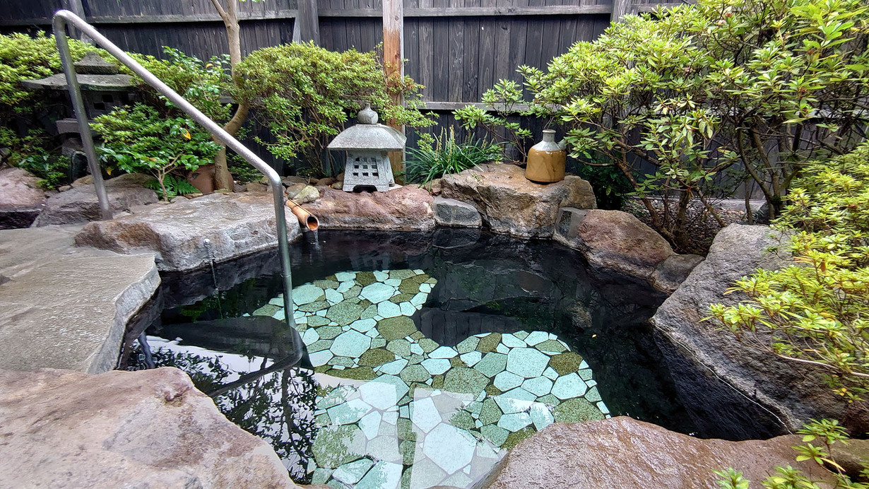 ＜素泊まり＞お部屋で温泉三昧！プライベート感のある離れで湯ったりと♪（露天風呂付・離れの和洋室）