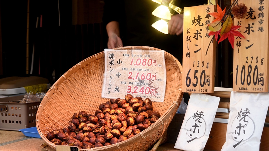 ・食べ歩きが楽しいテイクアウトフードやスイーツをぜひどうぞ