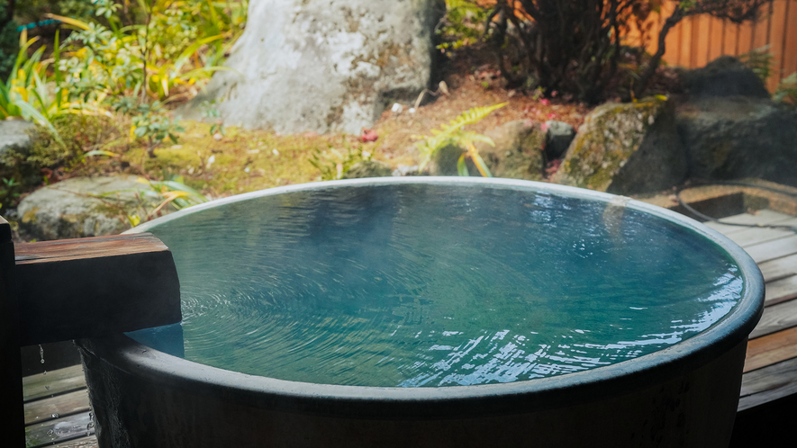 【露天風呂つき客室 月庭-TSUKITEI-】　～陶器の庭園露天風呂～