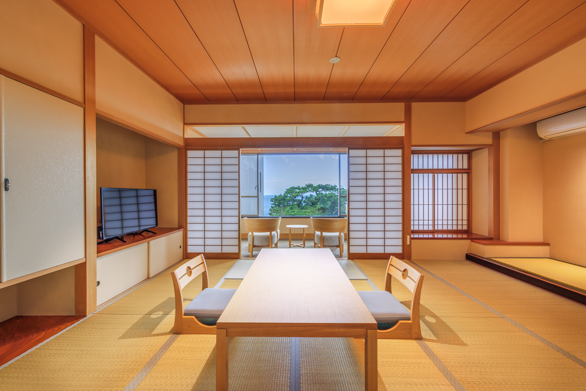 低層角部屋（下田側）の客室からの眺め