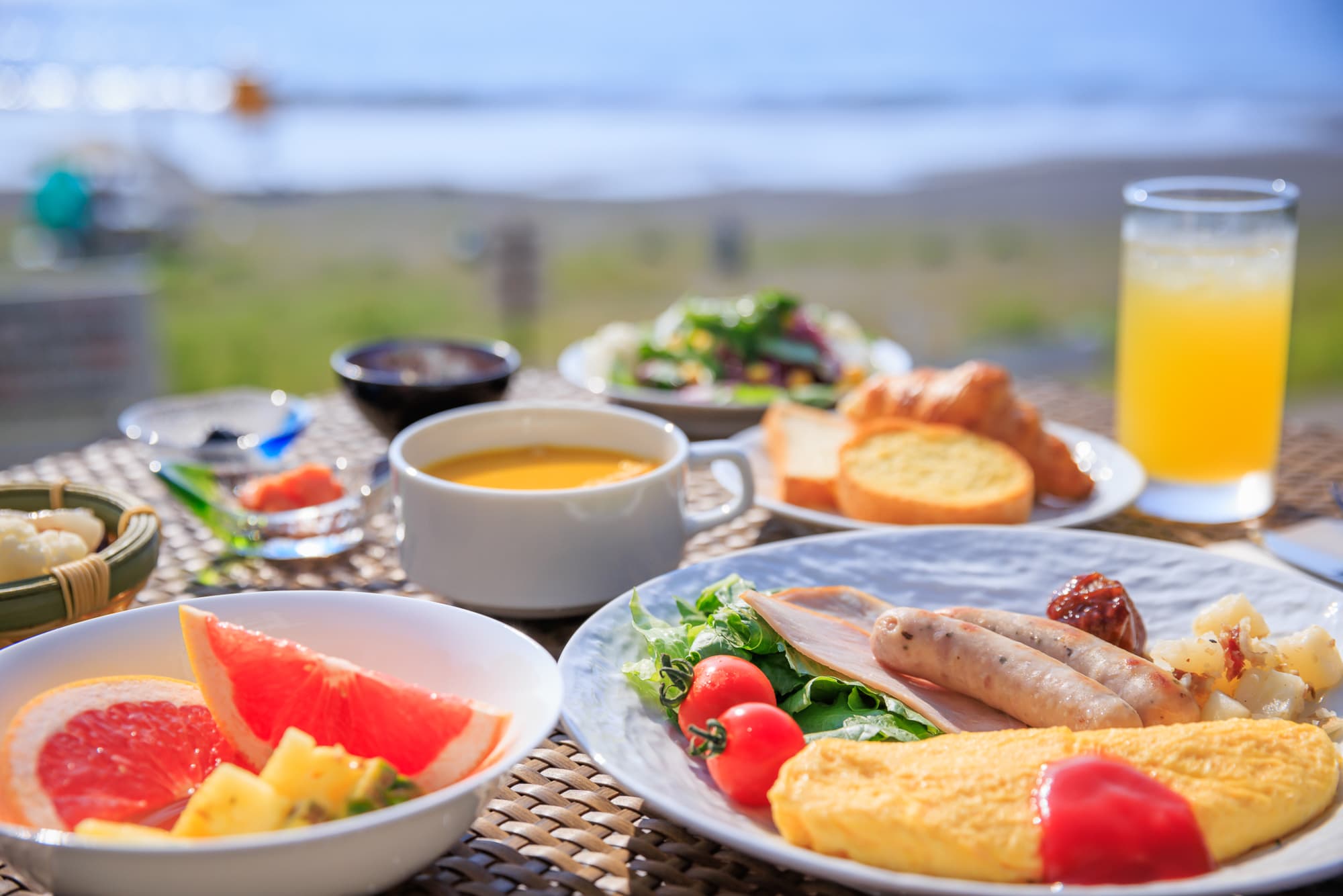 天気のいい日は庭で朝食を