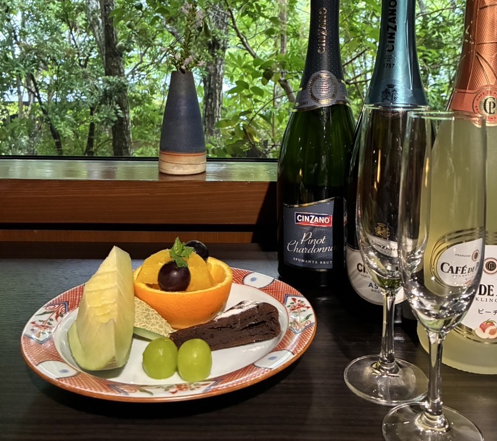 フルーツ、スパークリングワインサービス