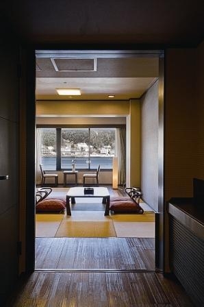 ◇ 河口湖側和室◇お食事はビーフステーキ会席膳