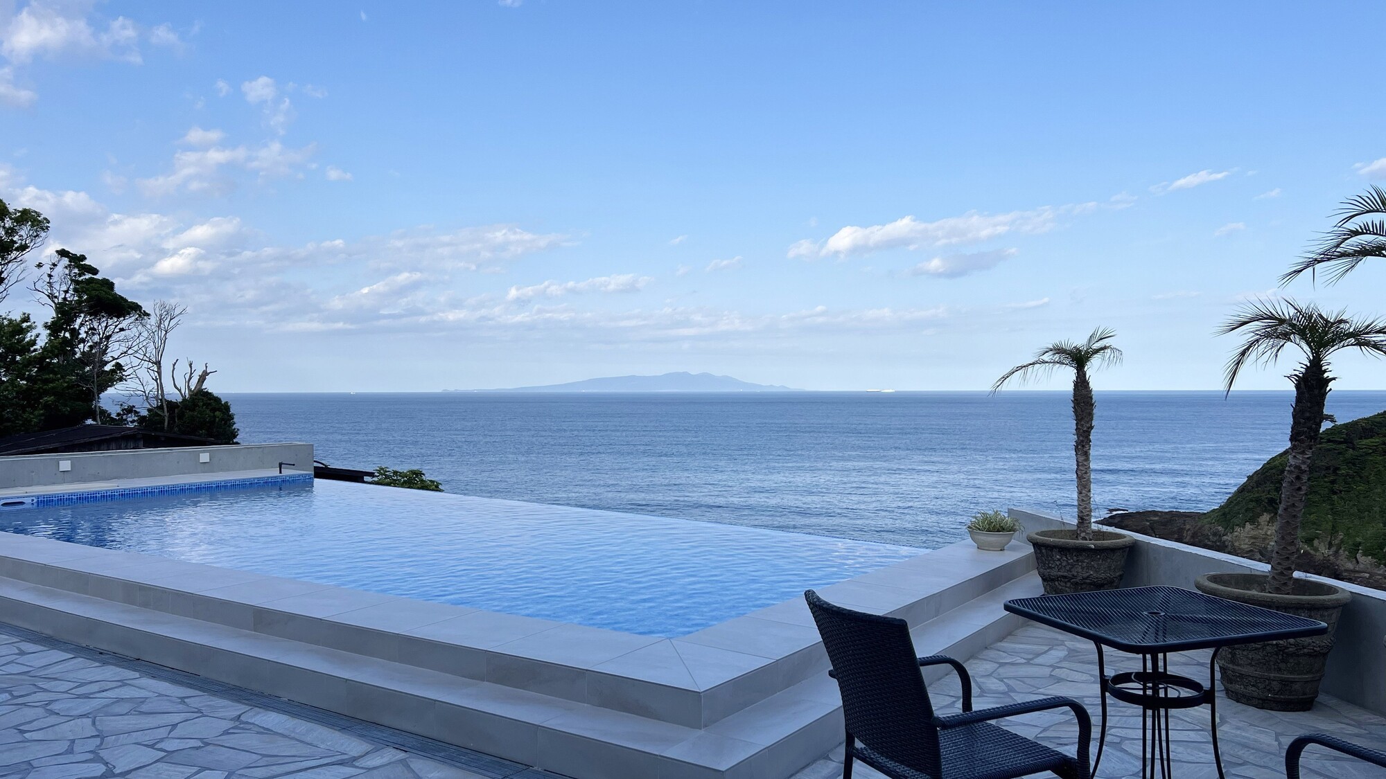 インフィニティプール夕方