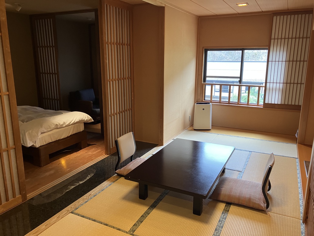 灯小路和洋室（和室9畳+ベッドルーム）
