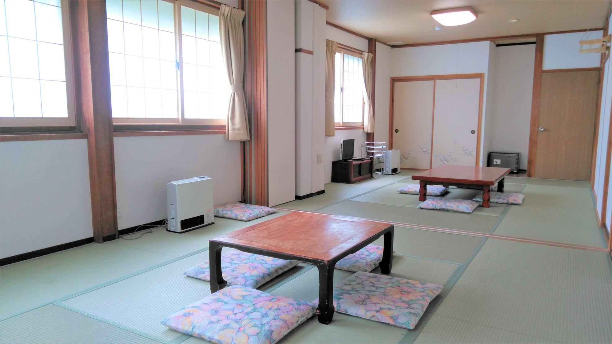【禁煙】和室１〜８名様（バス・トイレ共用）