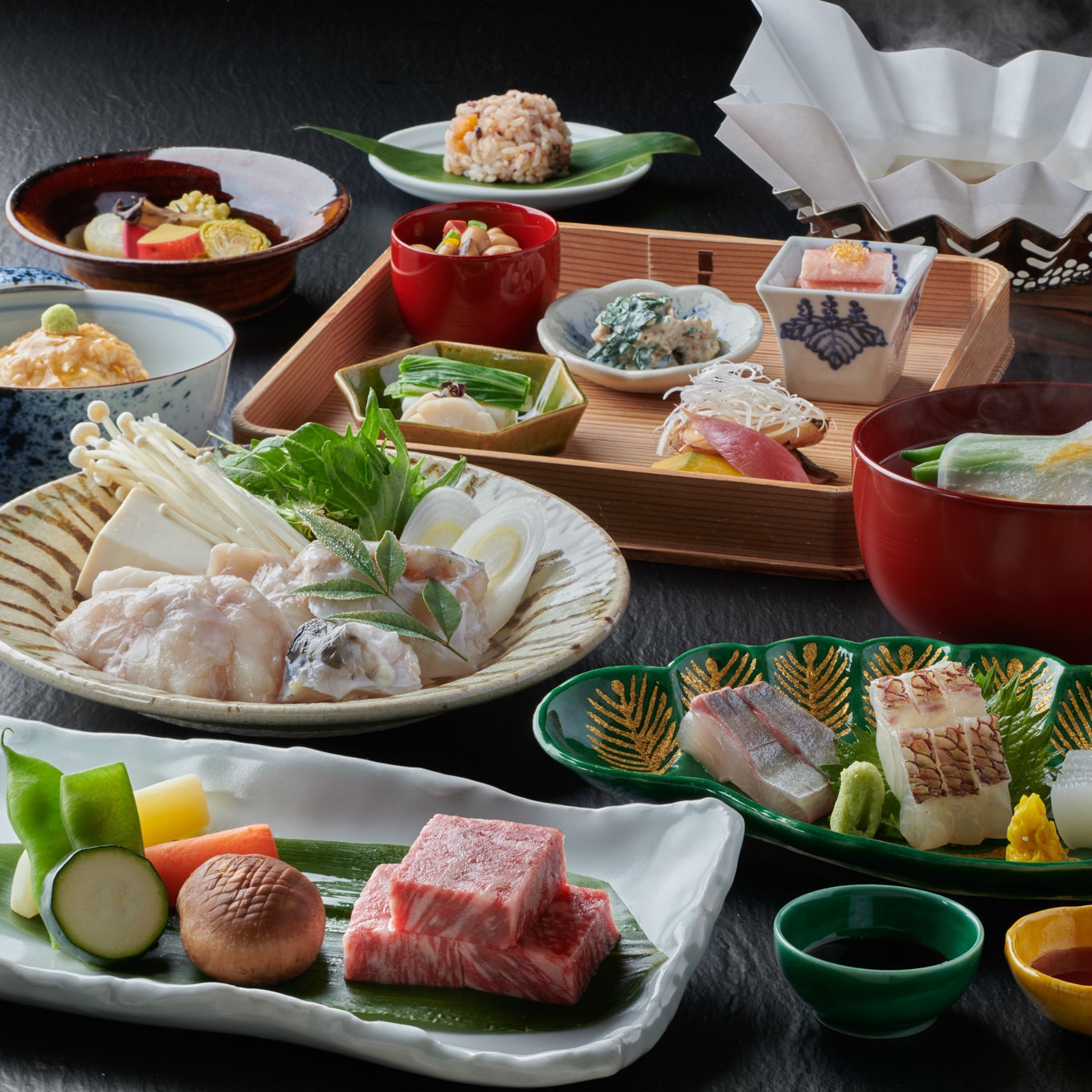 【12〜2月】河豚てっちり鍋など、冬の味覚に神戸牛ステーキを加えたお料理コース〈特選懐石〉