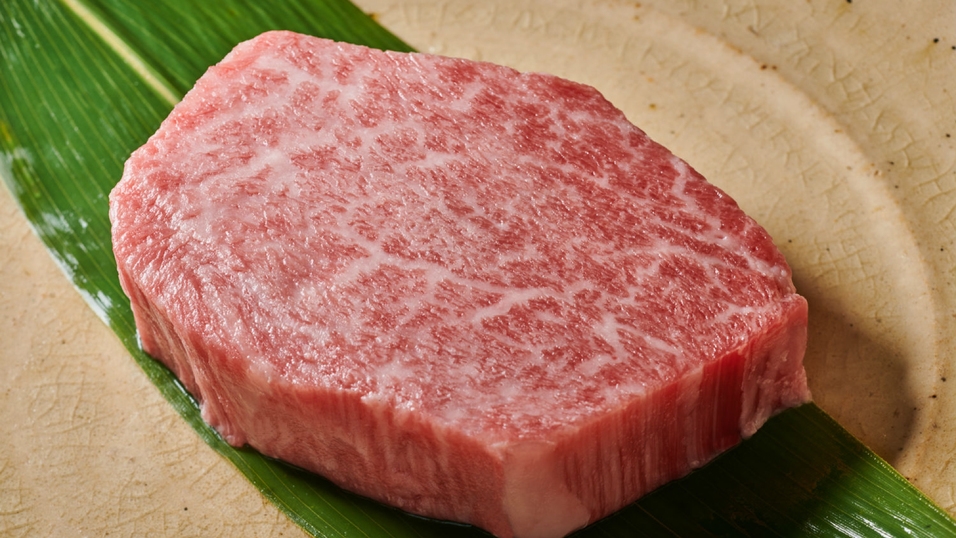 【料亭『遊山』】個室食事処で味わう神戸牛と季節のお料理〈特選懐石〉