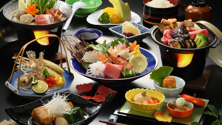 ＼ちょっと贅沢に／広めのお部屋でゆったり旅【朝夕 個室会食室】