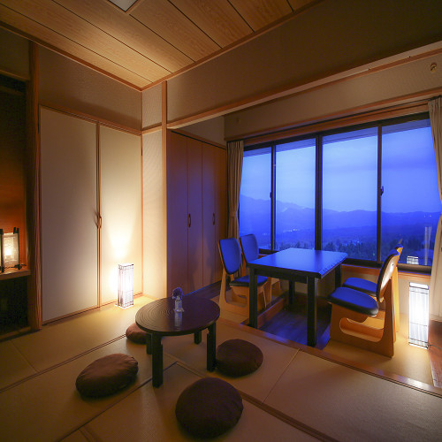 [Main building 6th floor] New Japanese-style room with digging iron (10 tatami mats)