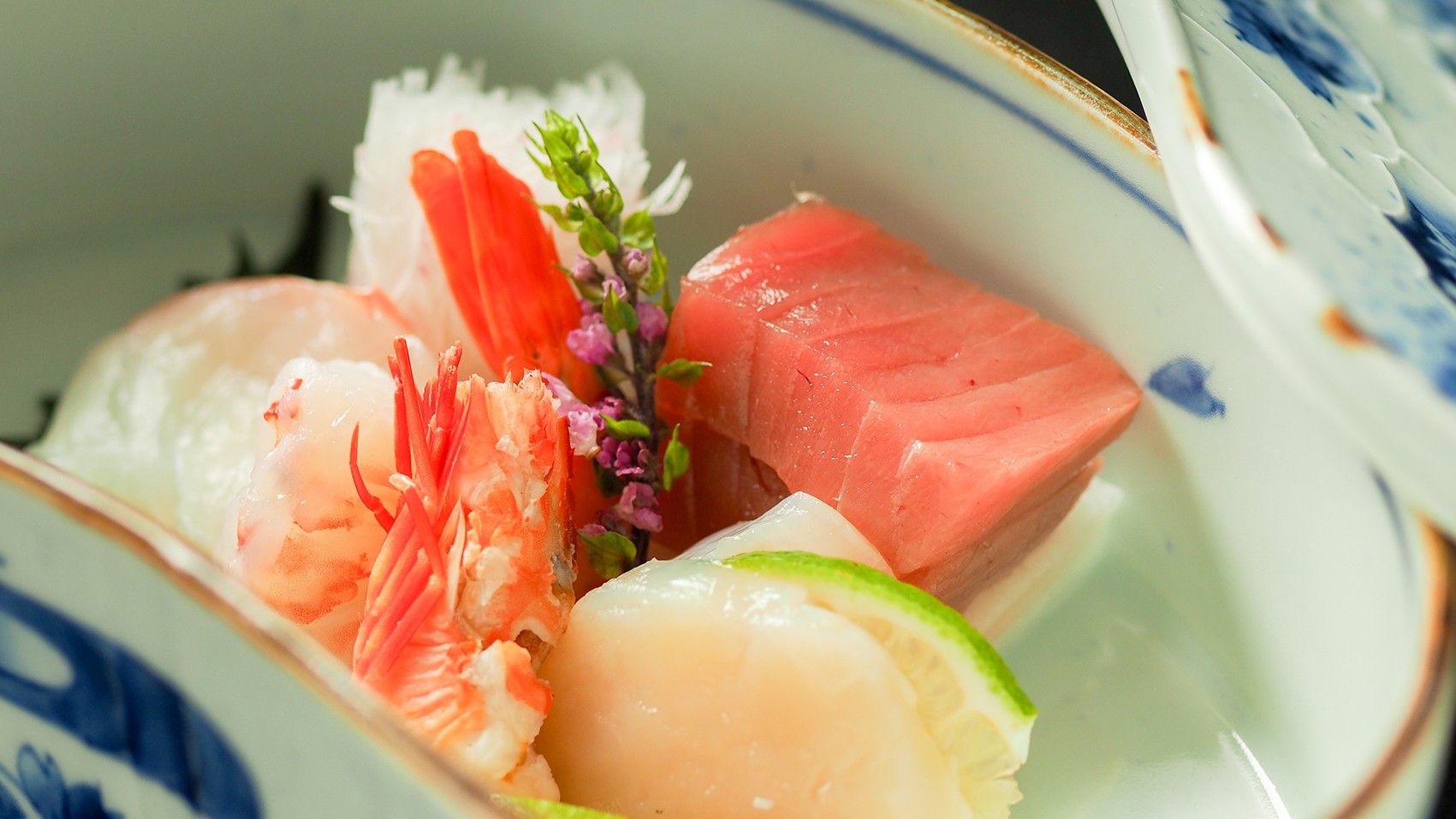［文化財に泊まる］お食事処で季節の月替わり会席料理を堪能♪