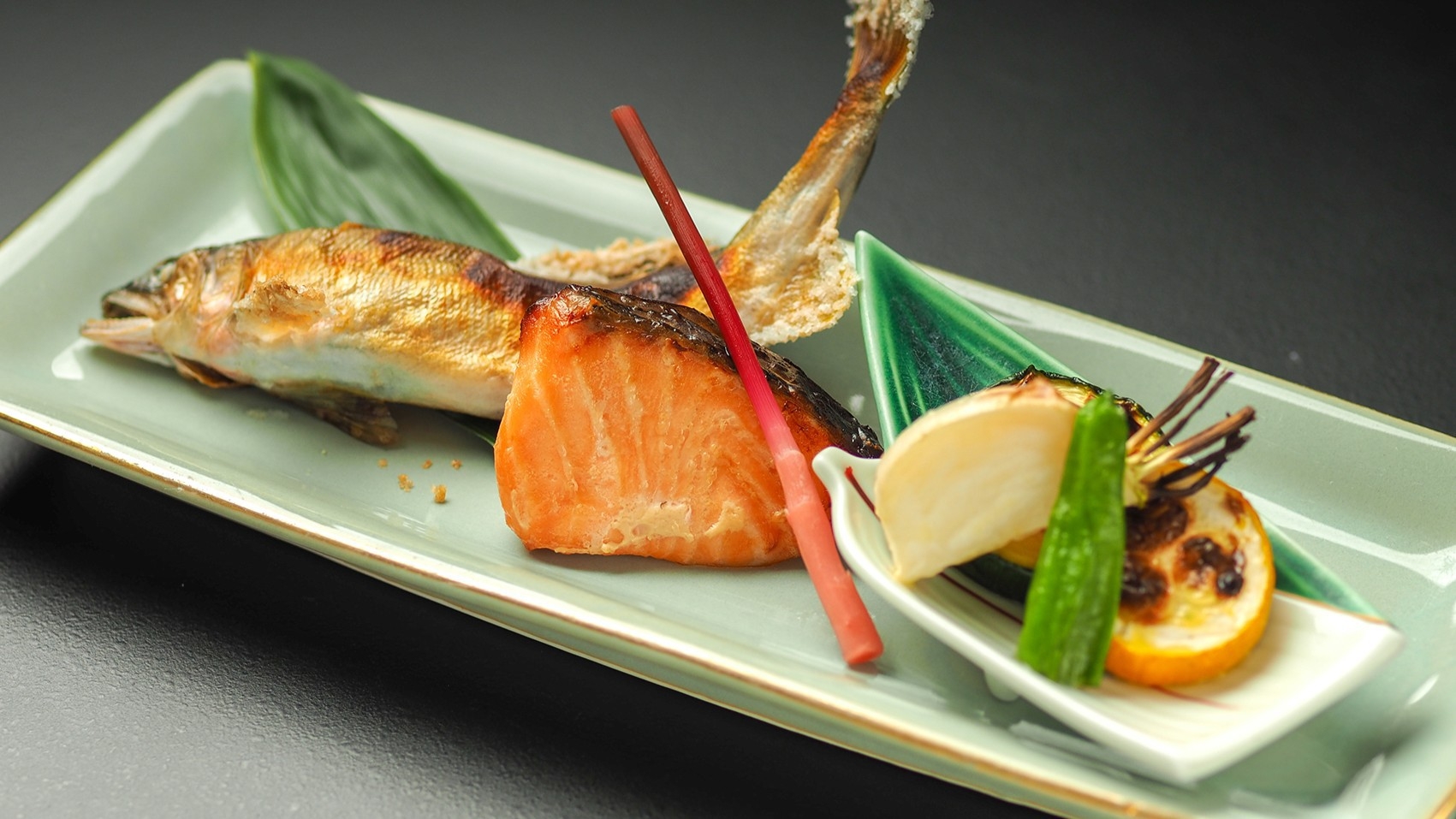 ［文化財に泊まる］お食事処で季節の月替わり会席料理を堪能♪