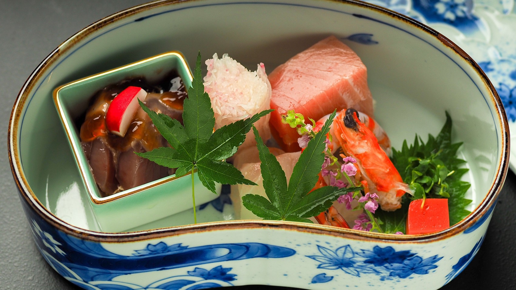 ［文化財に泊まる］お食事処で季節の月替わり会席料理を堪能♪