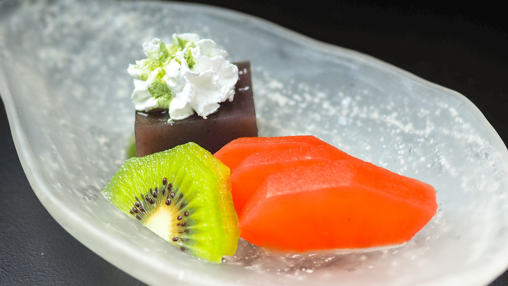 ◆甘味／黒米羊羹・りんご柘榴煮・キウイフルーツ（2025年秋お食事イメージ）