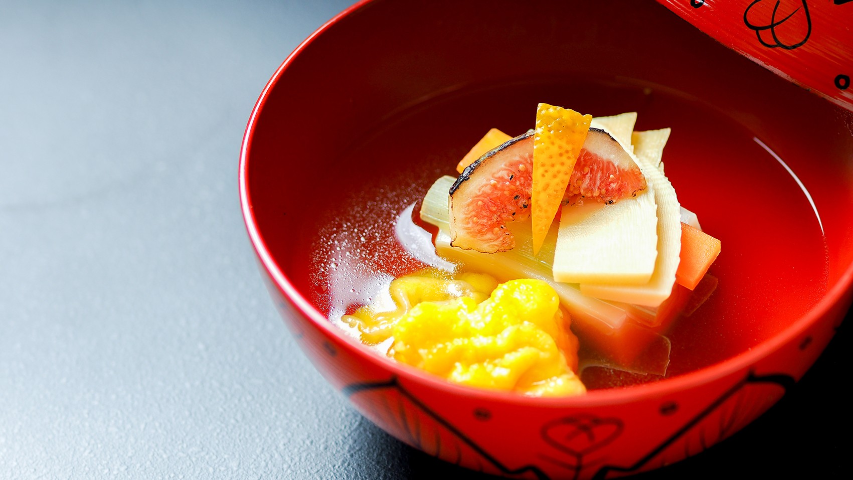 ◆御椀／胡麻豆富・鮎並女黄味揚（2026年初夏お食事イメージ）