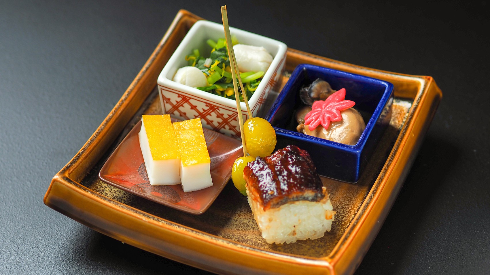 ◆前菜／鰻寿司・牡蠣有馬煮・銀杏松葉刺しなど（2025年秋お食事イメージ）