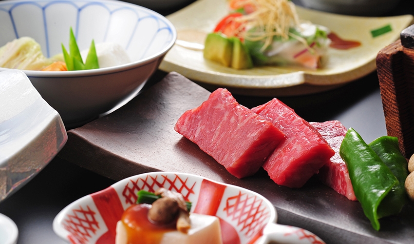 【夕食・部屋食料理｜松プラン】「旬」を味わう！栃木の和牛と魚港直送の鮮魚をご堪能。