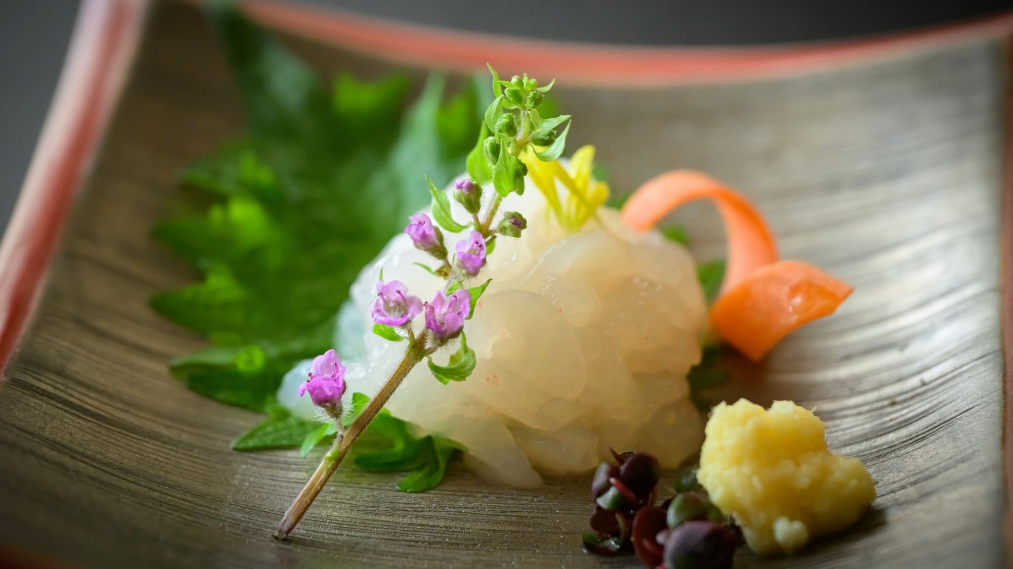 白海老のとろけるような甘みと旨味をご堪能ください。