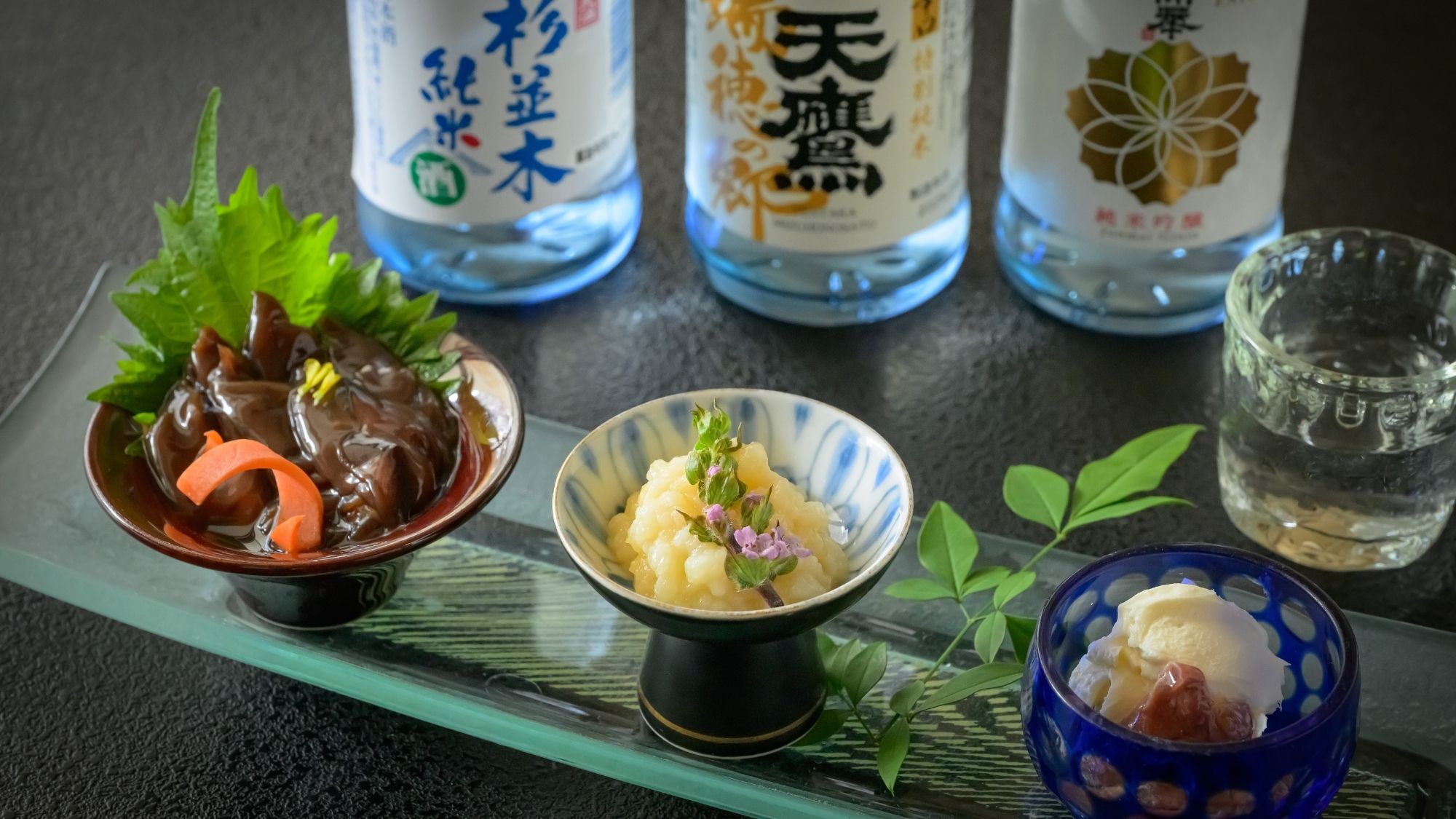 少しずつ、色々なお味を愉しめる珍味盛合せです。