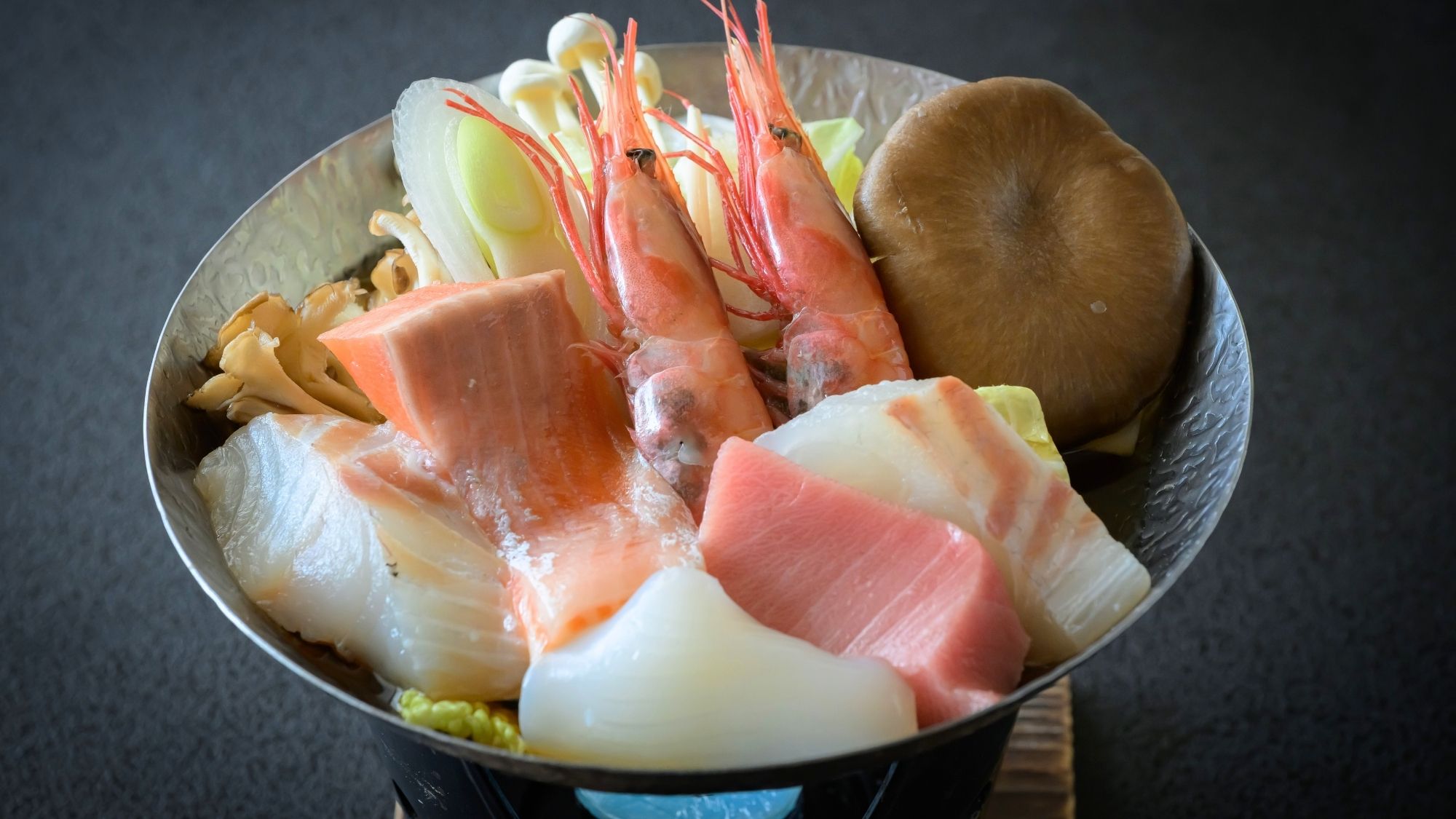 海の幸を存分にご堪能いただける海鮮鍋です。