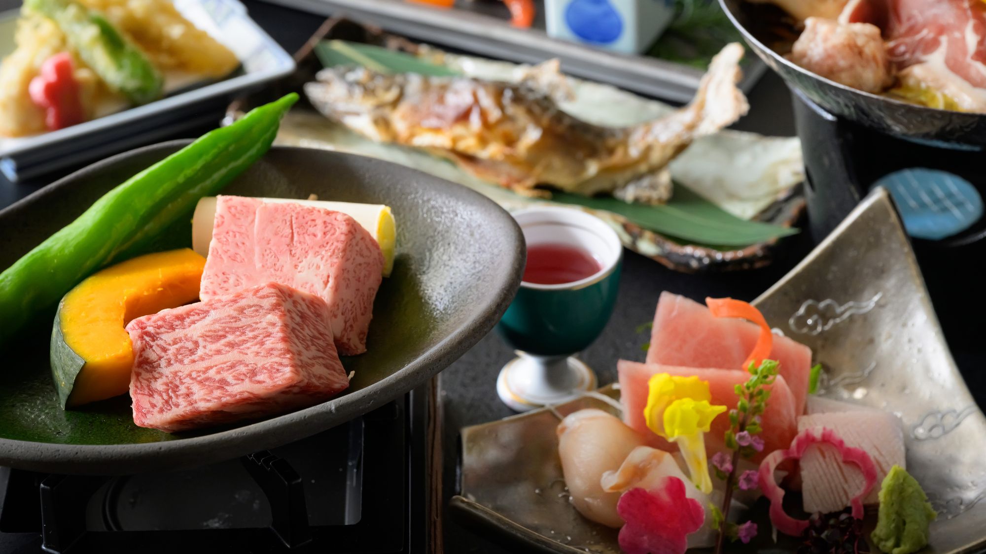 【田中屋の特選会席】とちぎ和牛をメインに、旬の味覚を一皿一皿丁寧に仕立てました。