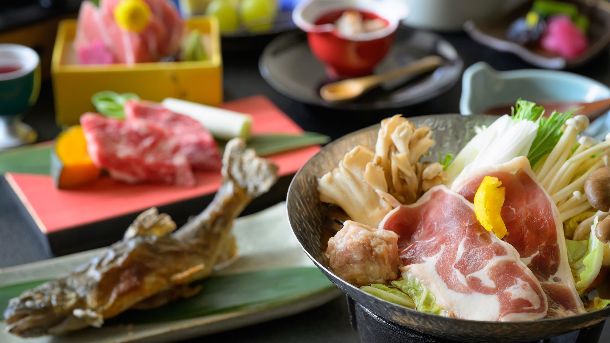 【季節のお任せ会席】季節の素材を大切にした、やさしく滋味深い献立をご用意いたします。