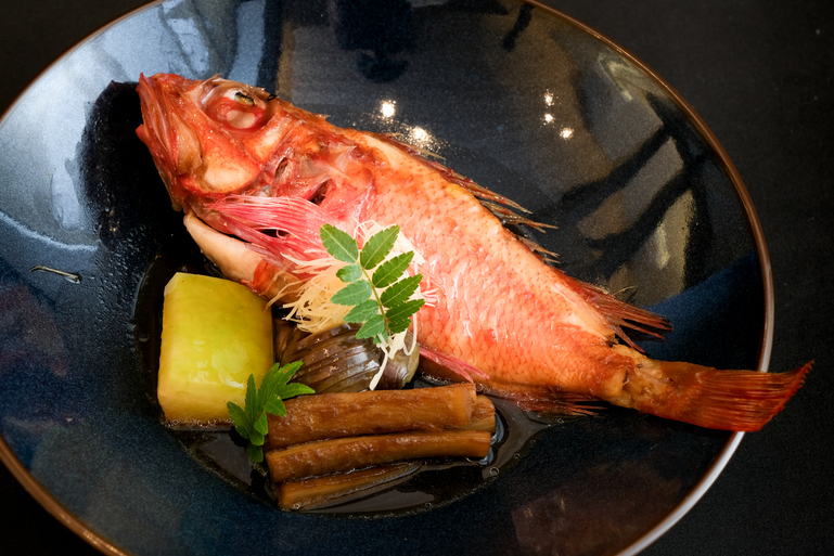 【和室】レトロな客室でお出迎え　季節の煮魚　スタンダード会席プラン