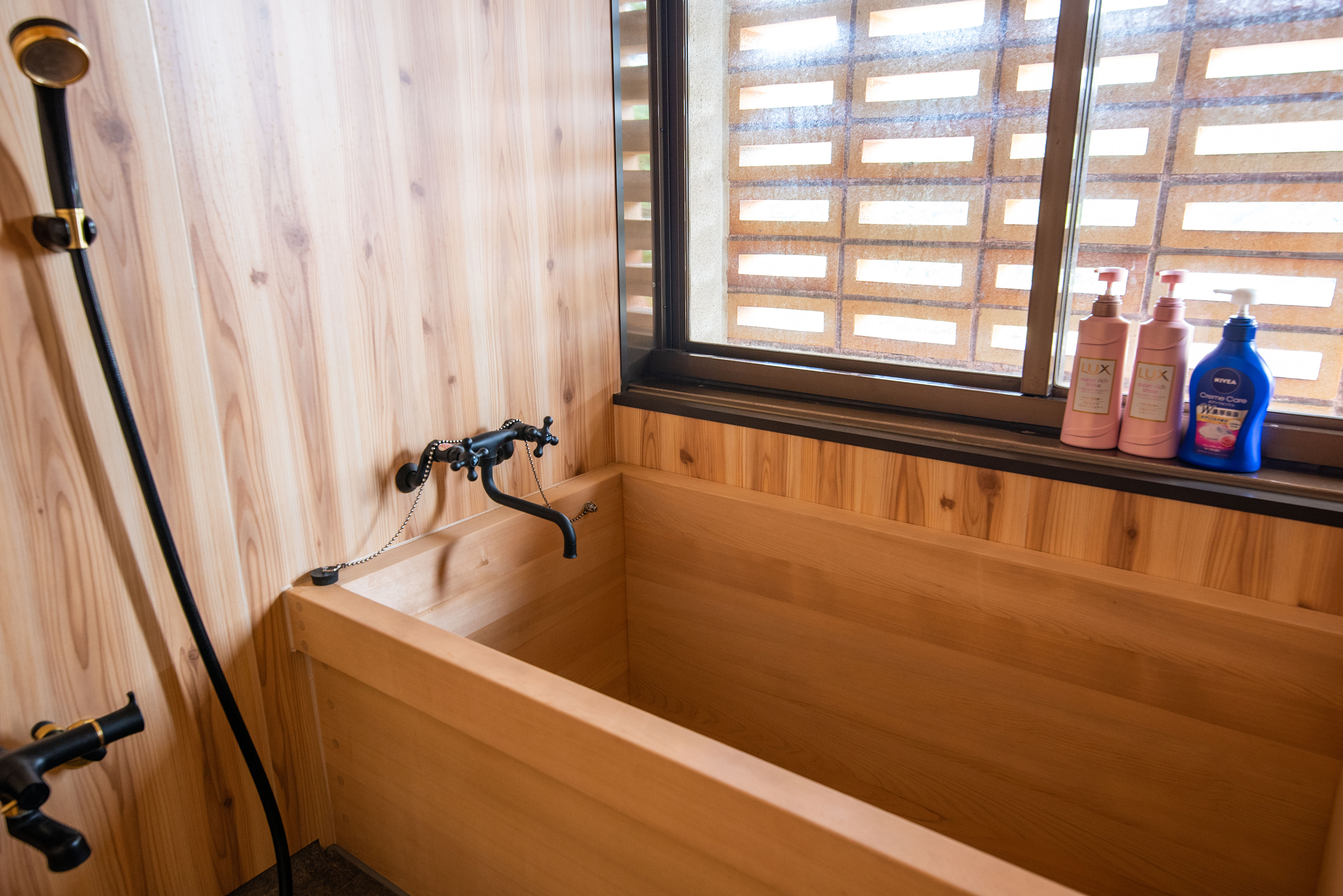 【特別室】幸 香るの間　ヒノキ風呂
