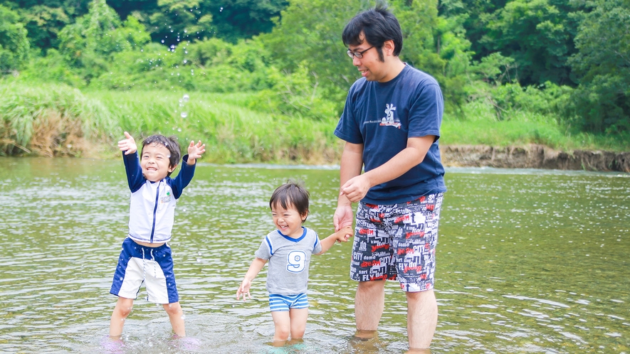 ◇夏休み　お子様とご一緒に川遊びはいかがですか？