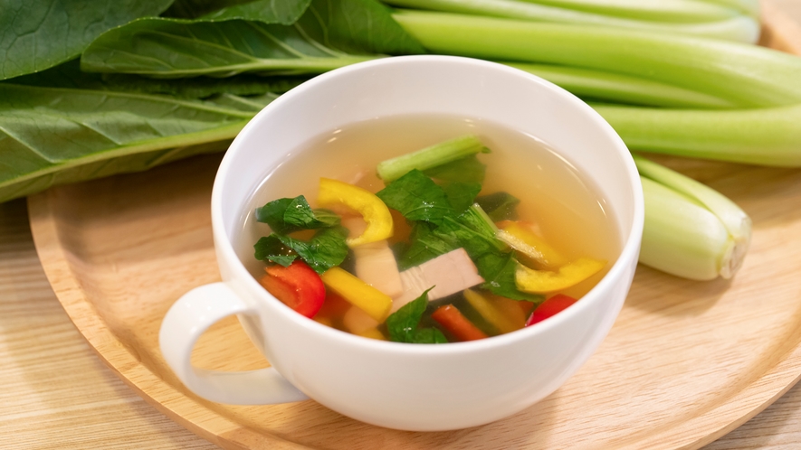 【清澄白河限定コンソメスープ】東京野菜を使用したコンソメ仕立てのスープです。