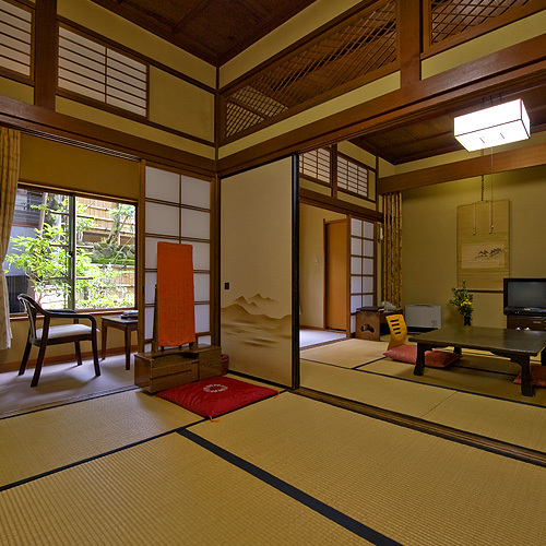 Japanese-style room with shower / toilet