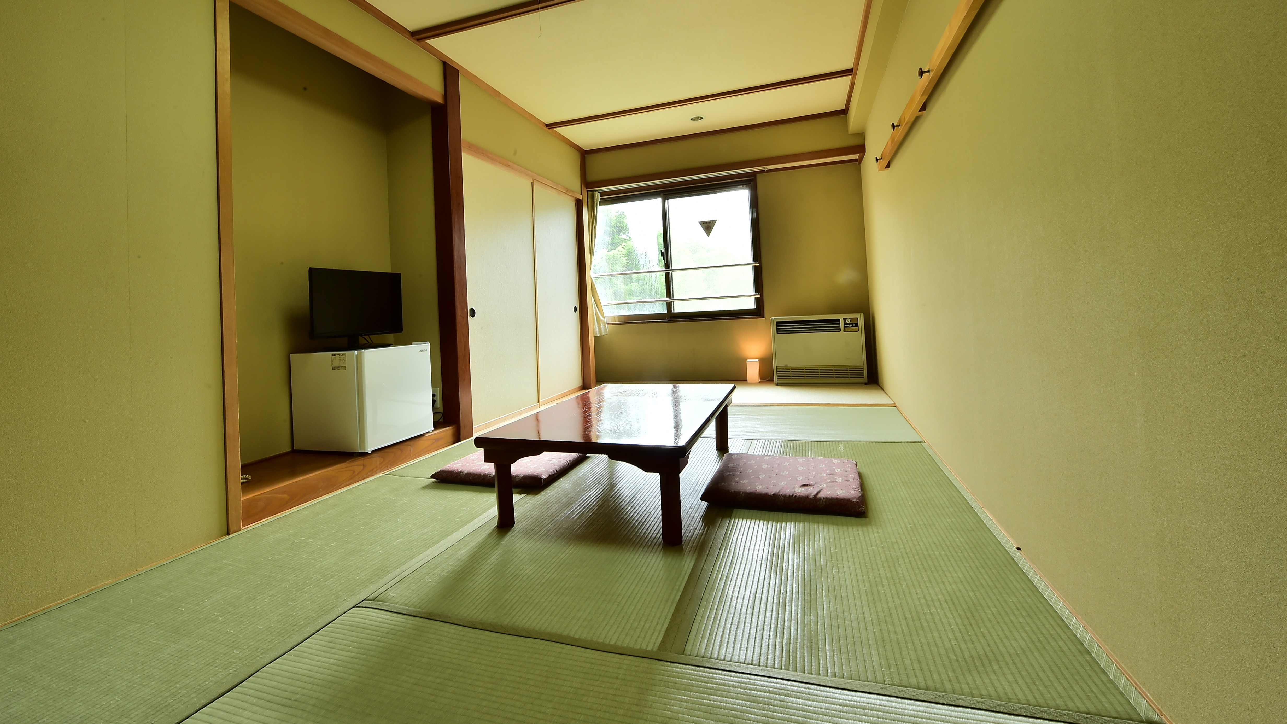 ゆっくりとお寛ぎください。写真は和室タイプ一例