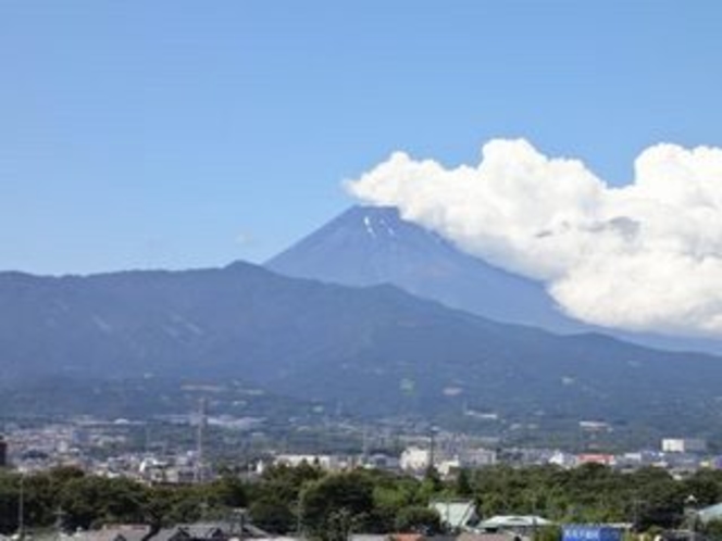 ■北側客室【富士山側客室（8月）】