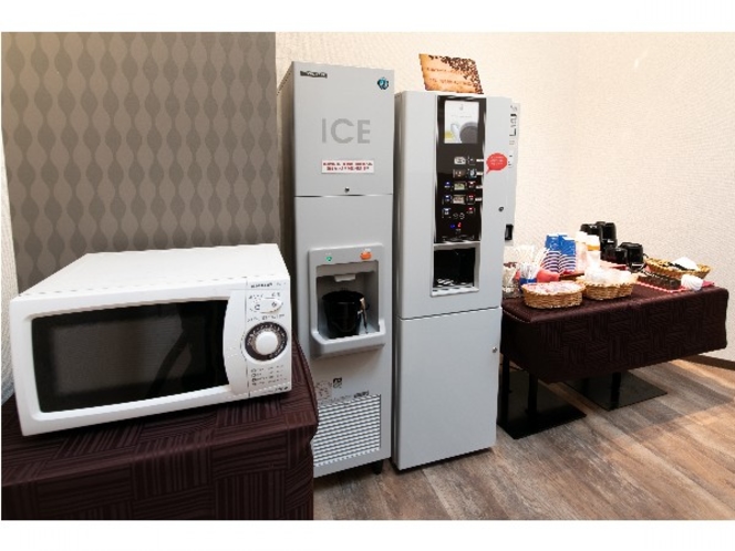 コーヒー自販機・製氷機・電子レンジ