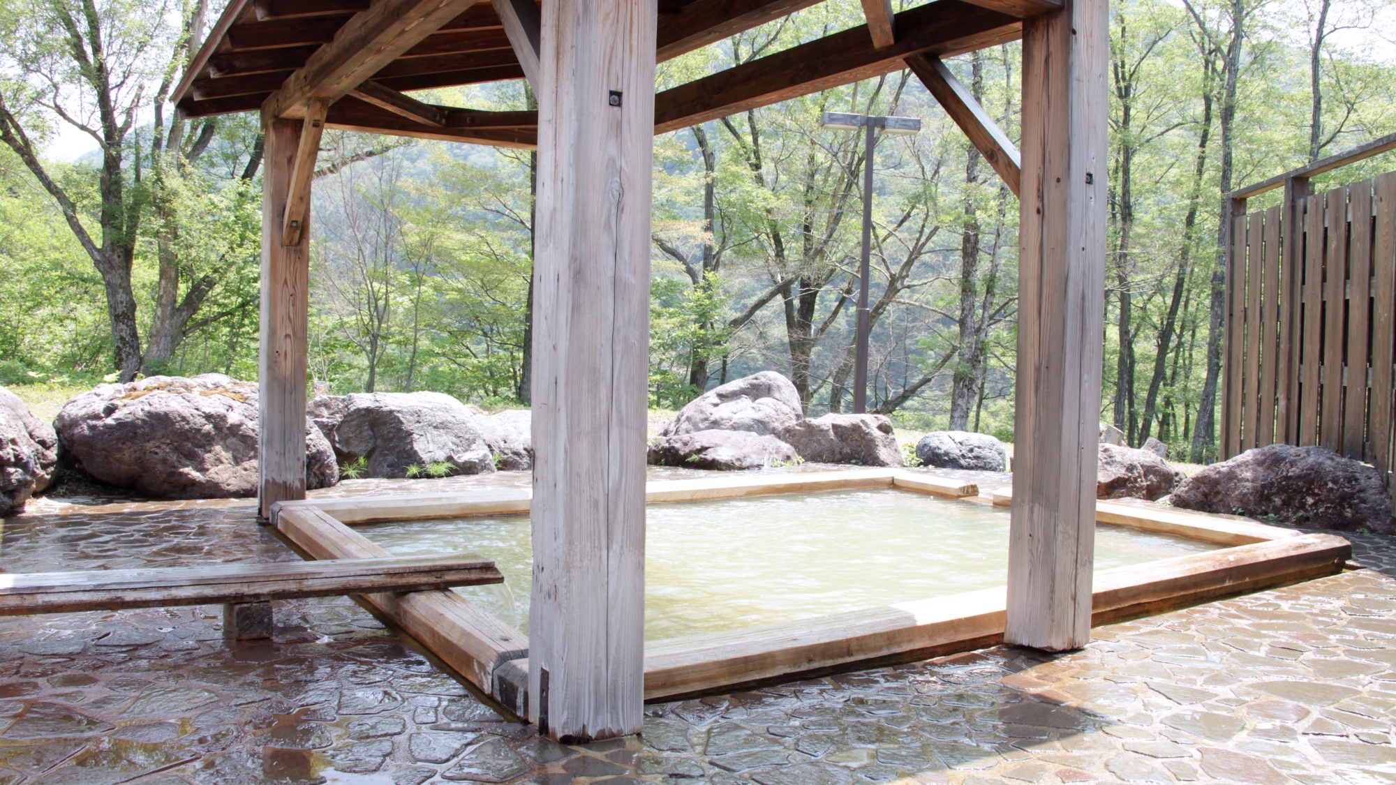 【貸切露天風呂】荒戸の湯／夏