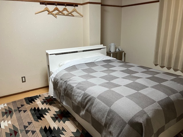 和室A　6畳（幅140センチのダブルベッド×1台）【禁煙】